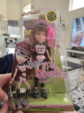 Vintage 2006 Bratz Play Sportz Phoebe Doll NIB NRFB